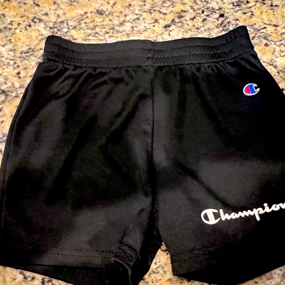 Set of 2 champion shorts 3t